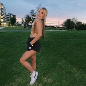 Meet your Posher, Landry